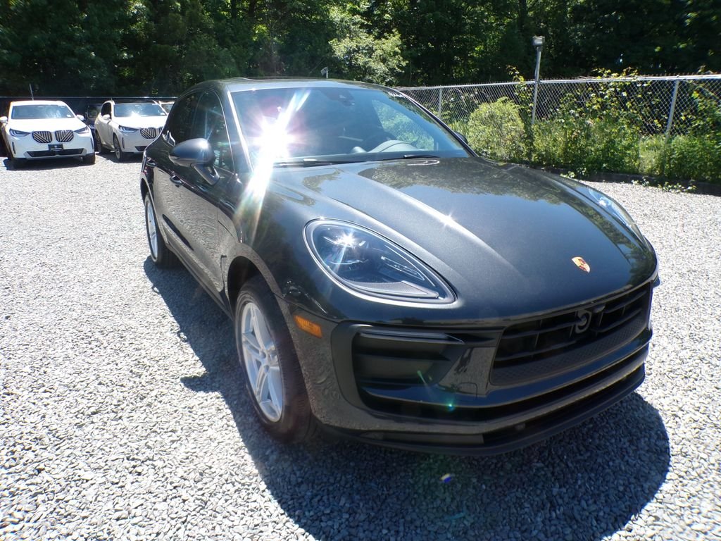 2025 Porsche Macan -'s photo