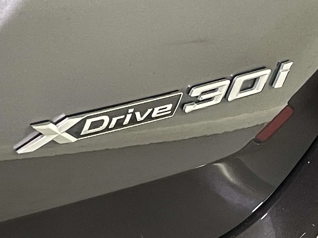 Used 2020 Gray BMW xDrive30i image 12