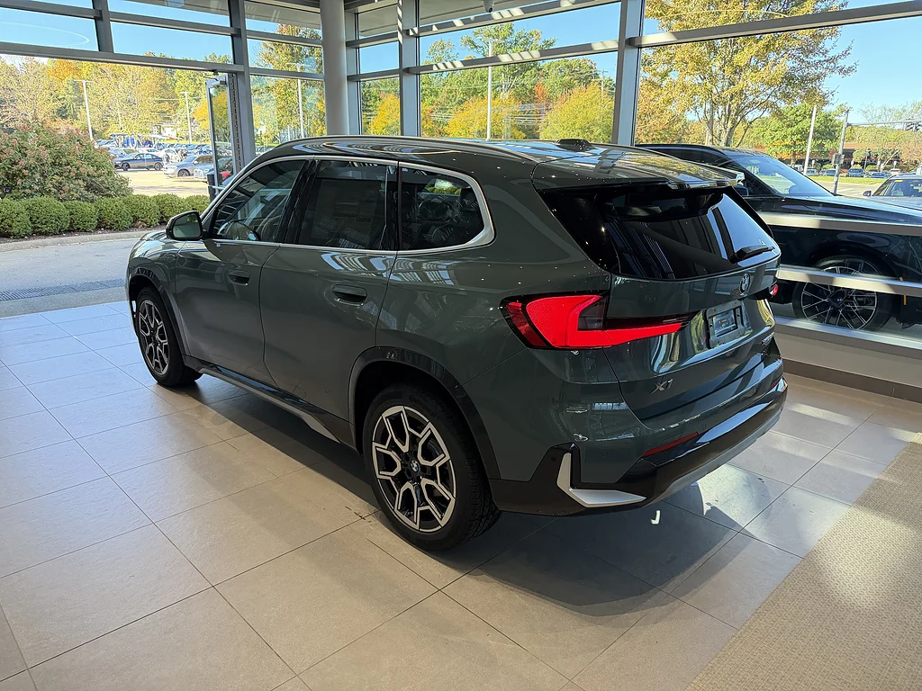 New 2027  BMW xDrive28i image 4