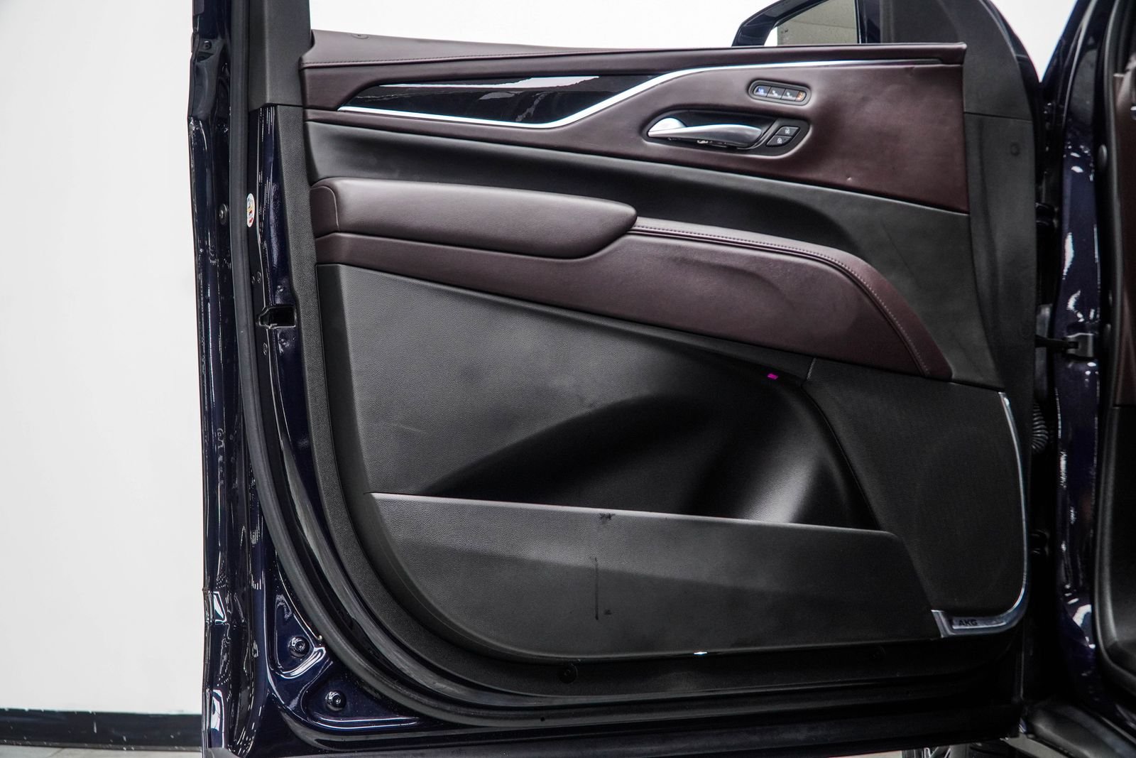 Used 2023 Blue Cadillac Sport Platinum image 44