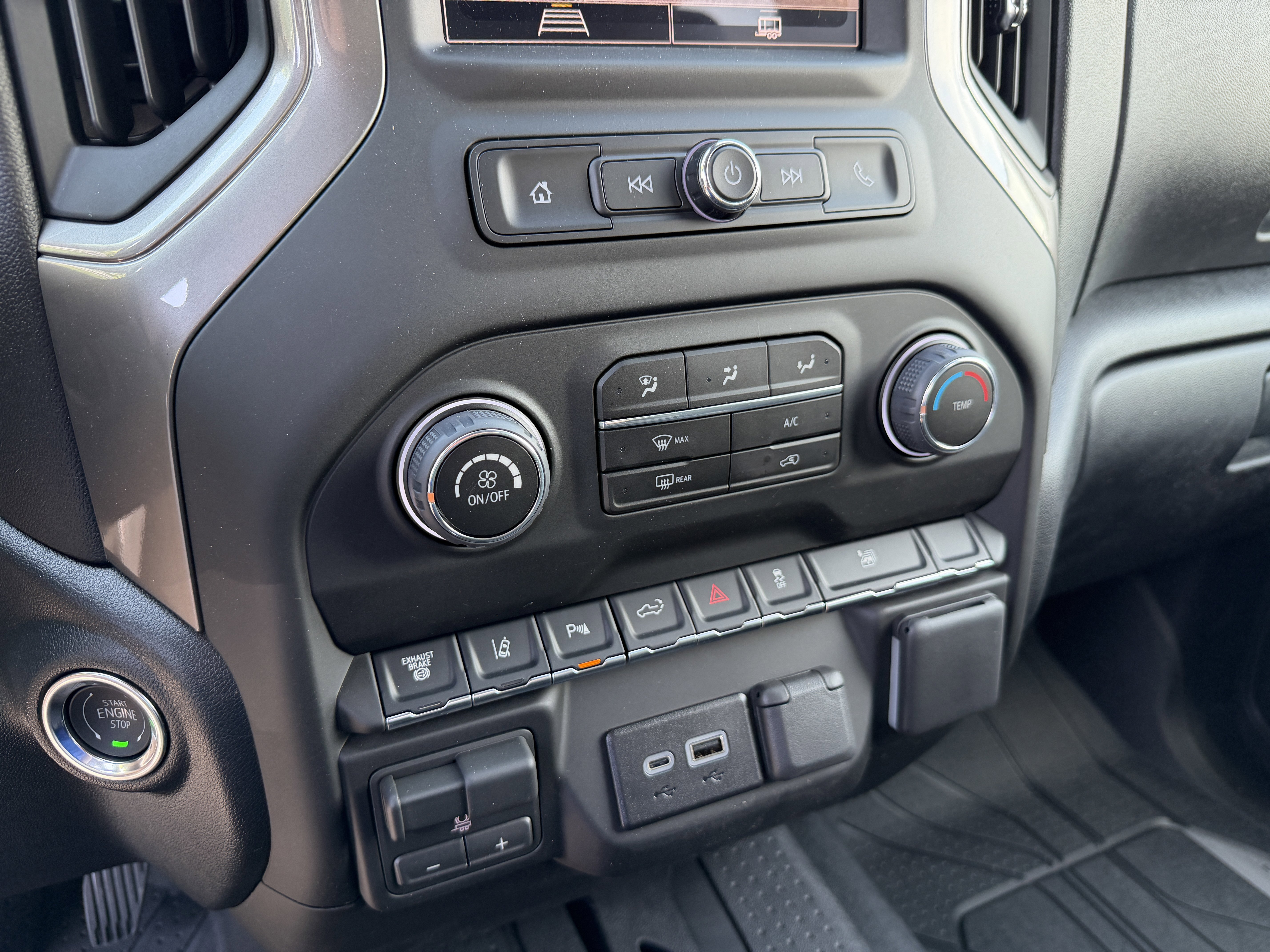 2026 Chevrolet Silverado 2500 HD Custom - Photo 24
