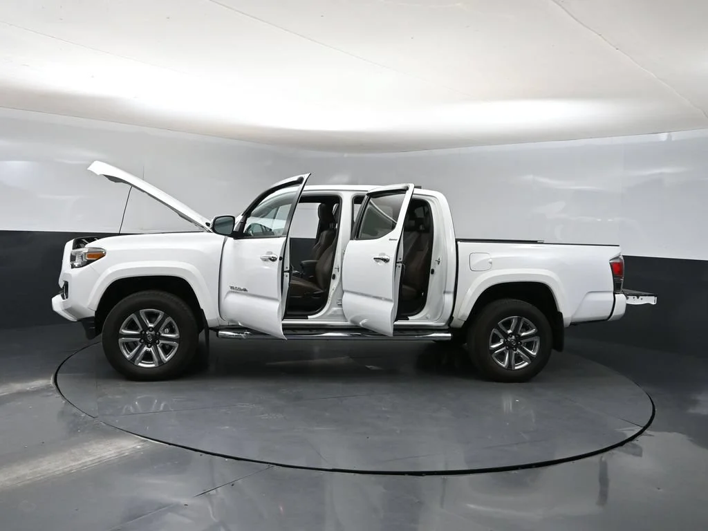 Used 2018 Super White Toyota Limited image 40
