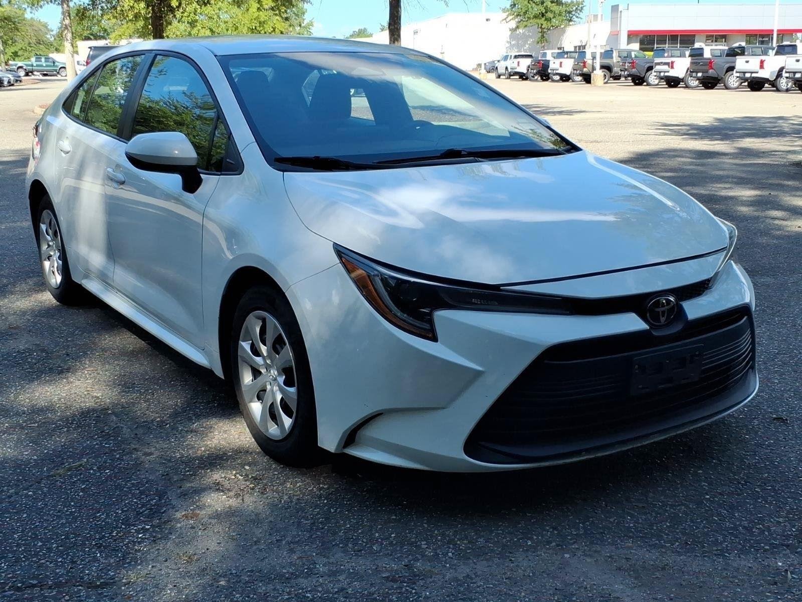 Used 2024  Toyota LE image 6