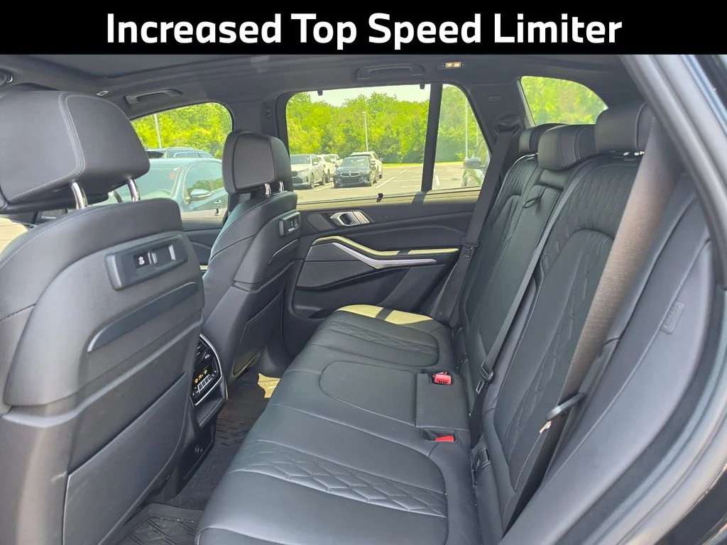 Used 2021 Black BMW M50i image 13