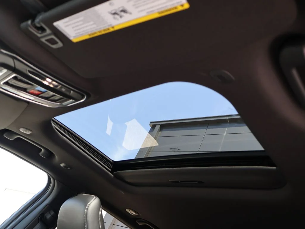 New 2027 Sting-Gray Clearcoat Jeep Laredo Altitude image 25