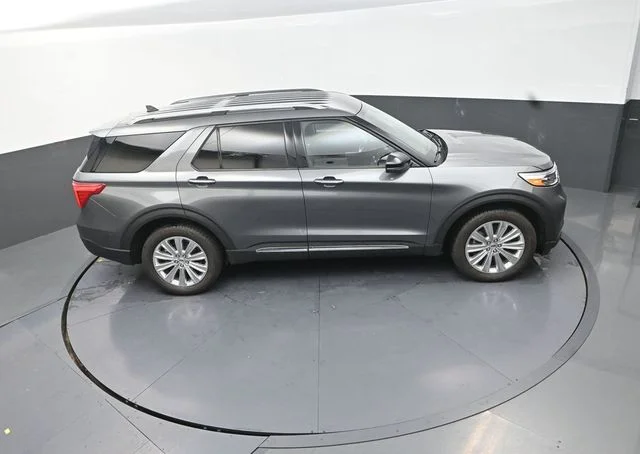 Used 2023 Gray Ford Limited image 30