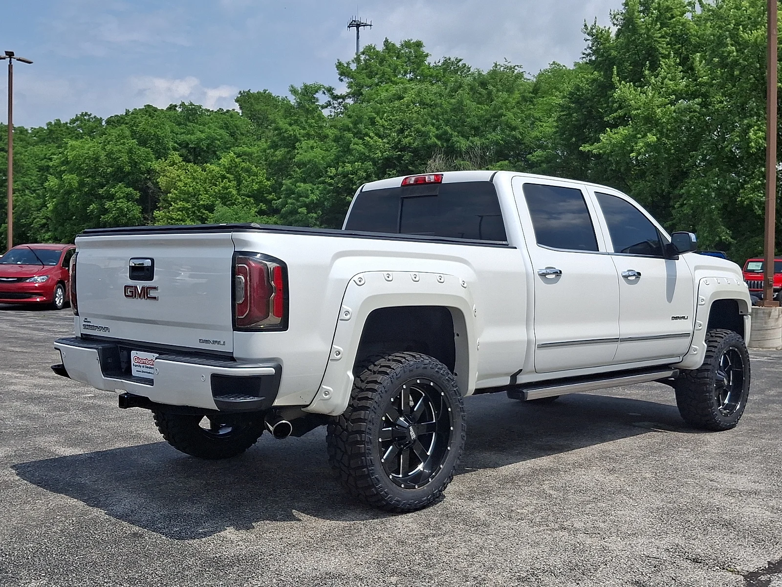 Used 2017 White GMC Denali image 12