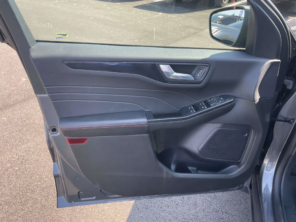 Used 2025 Gray Ford ST-Line image 15