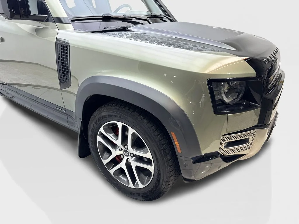 Used 2023 Green Land Rover X image 19