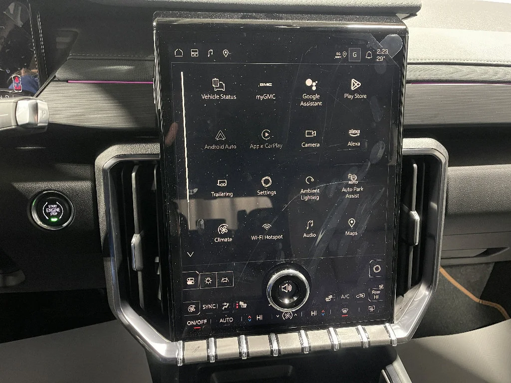 2025 GMC Acadia AT4 - Photo 27