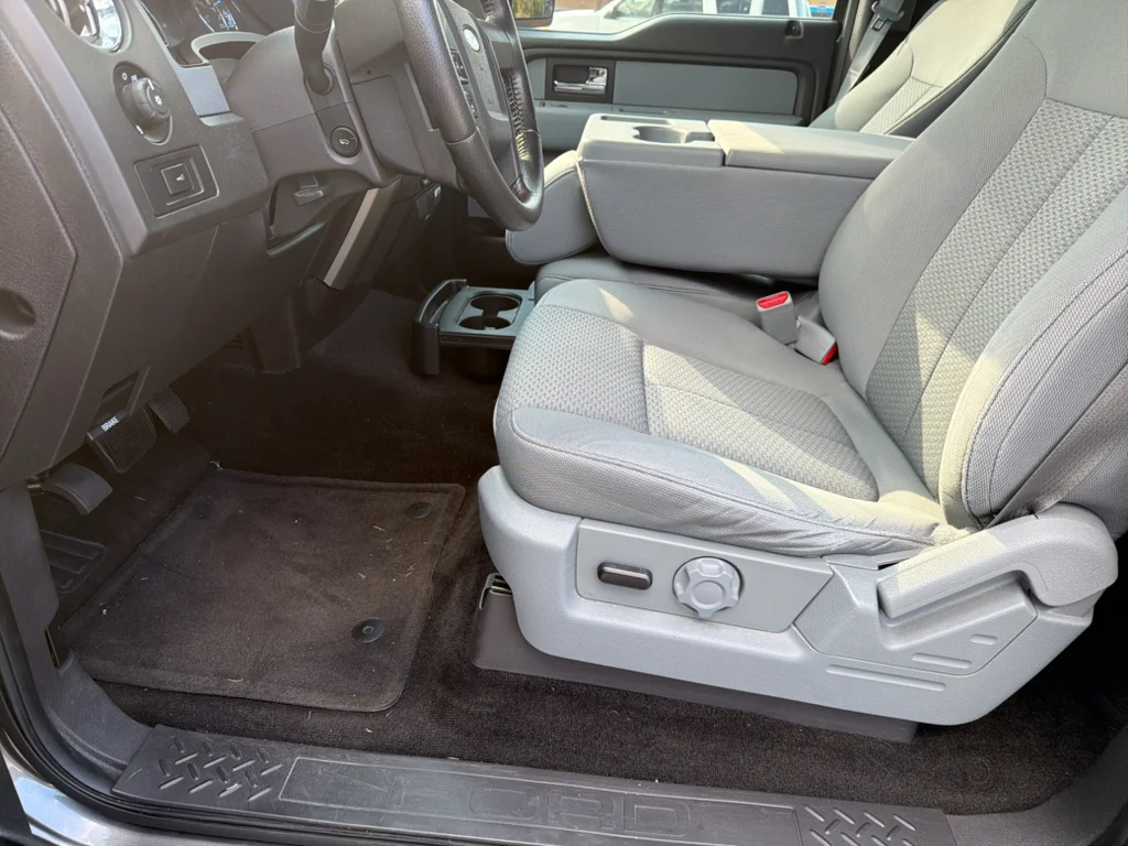 Used 2014 Sterling Gray Metallic Ford XLT image 6