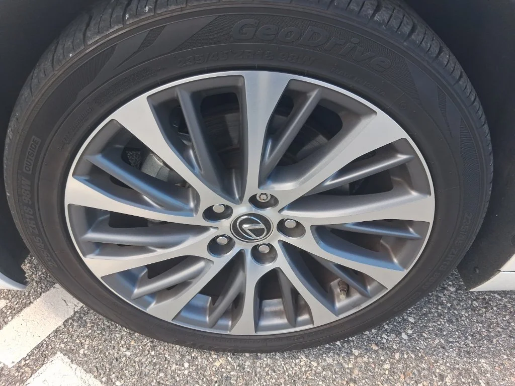 Used 2021 White Lexus 350 image 17
