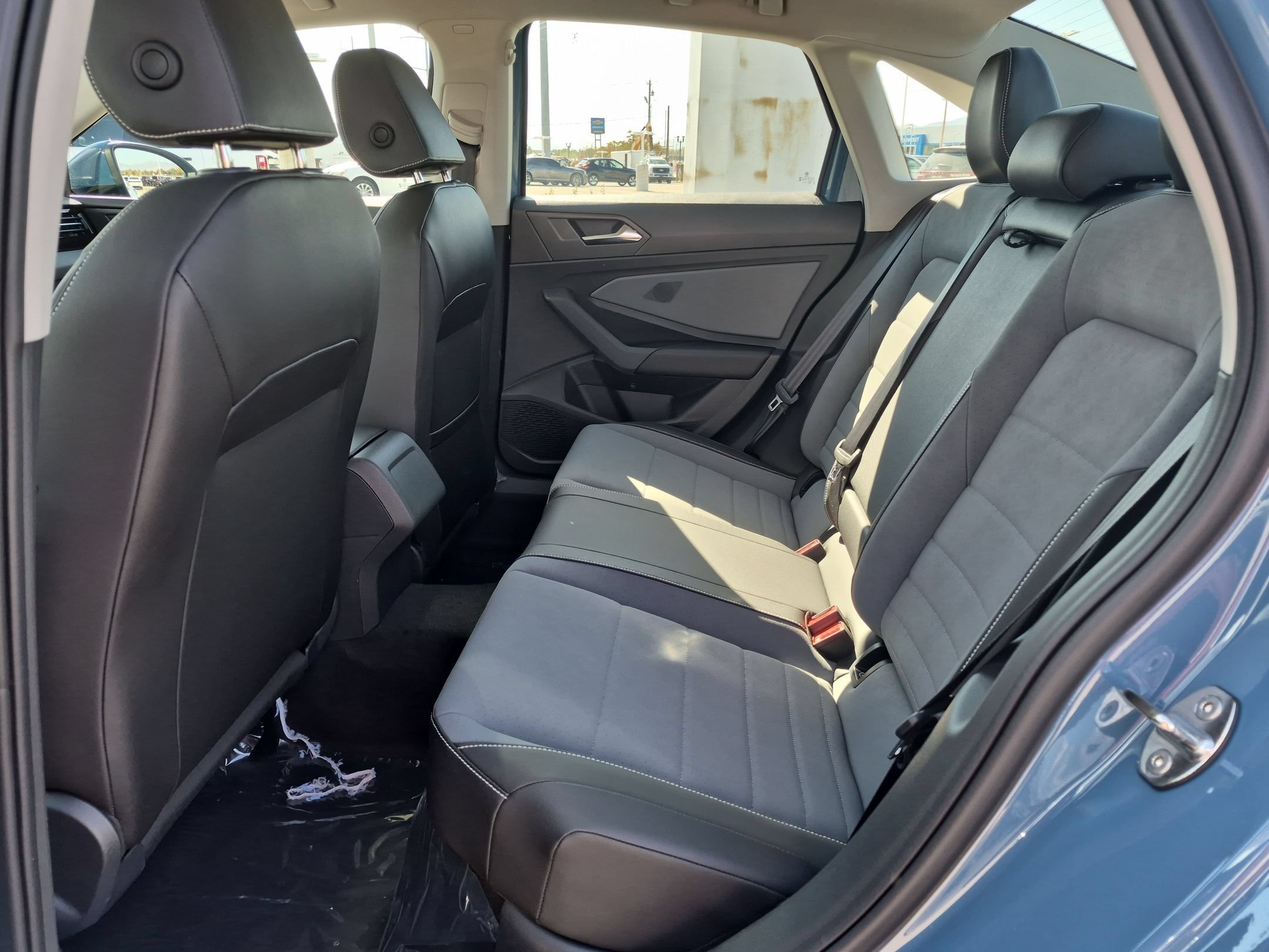 New 2027 Monterey Blue Pearl Volkswagen SE image 15