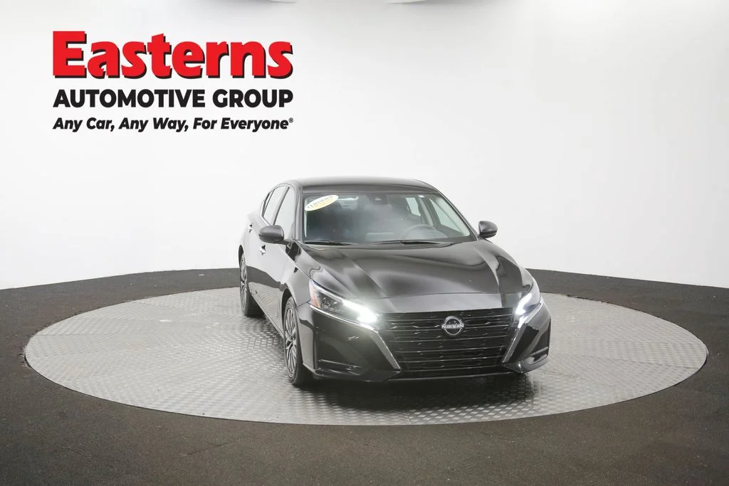 Used 2025 Black Nissan 2.5 SV image 47