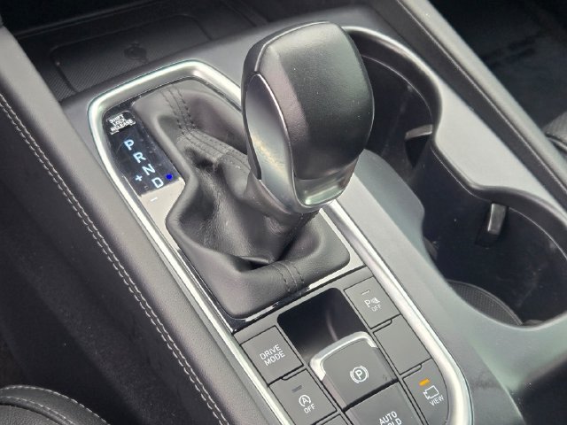 Used 2020 Black Hyundai Limited image 29