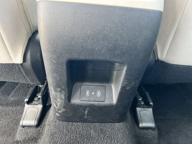 Used 2025 Green Hyundai SEL image 37