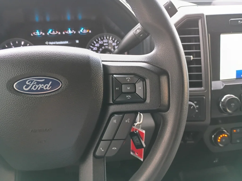 Used 2022 Oxford White Ford XL image 29