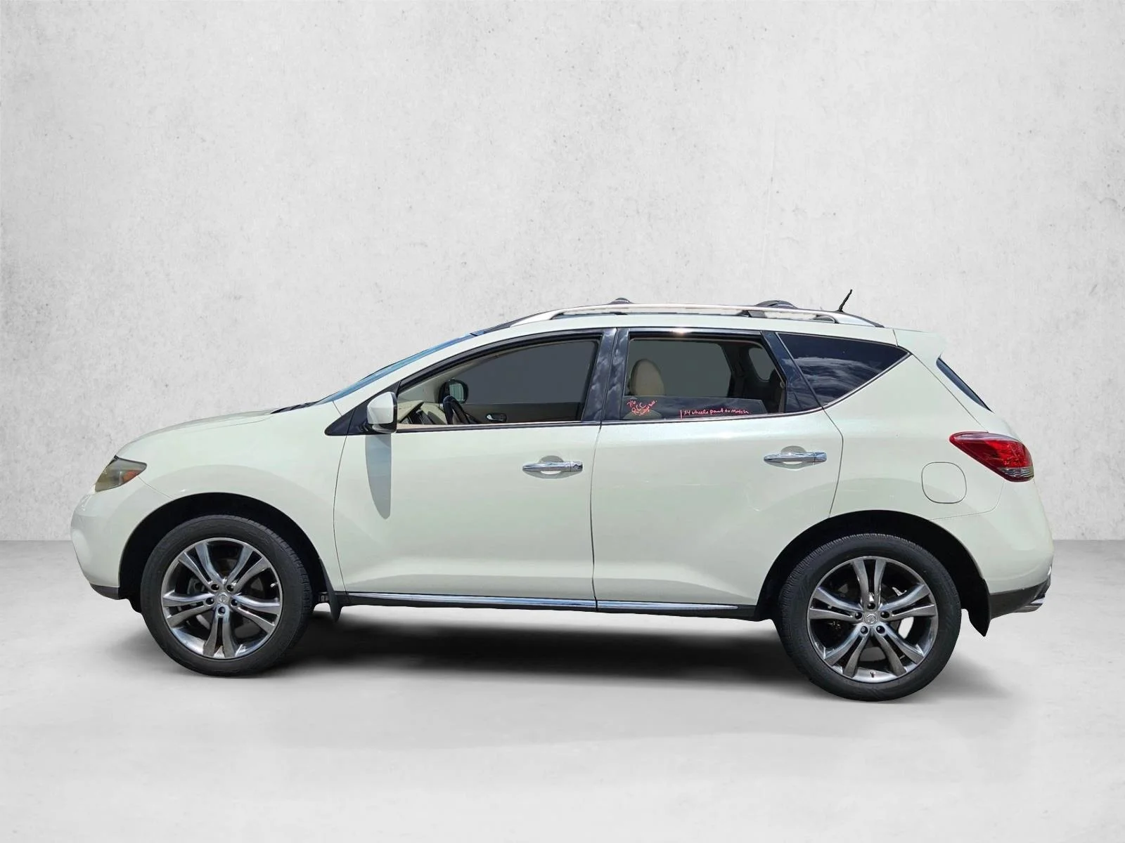 Used 2011 Glacier Pearl Nissan LE image 4