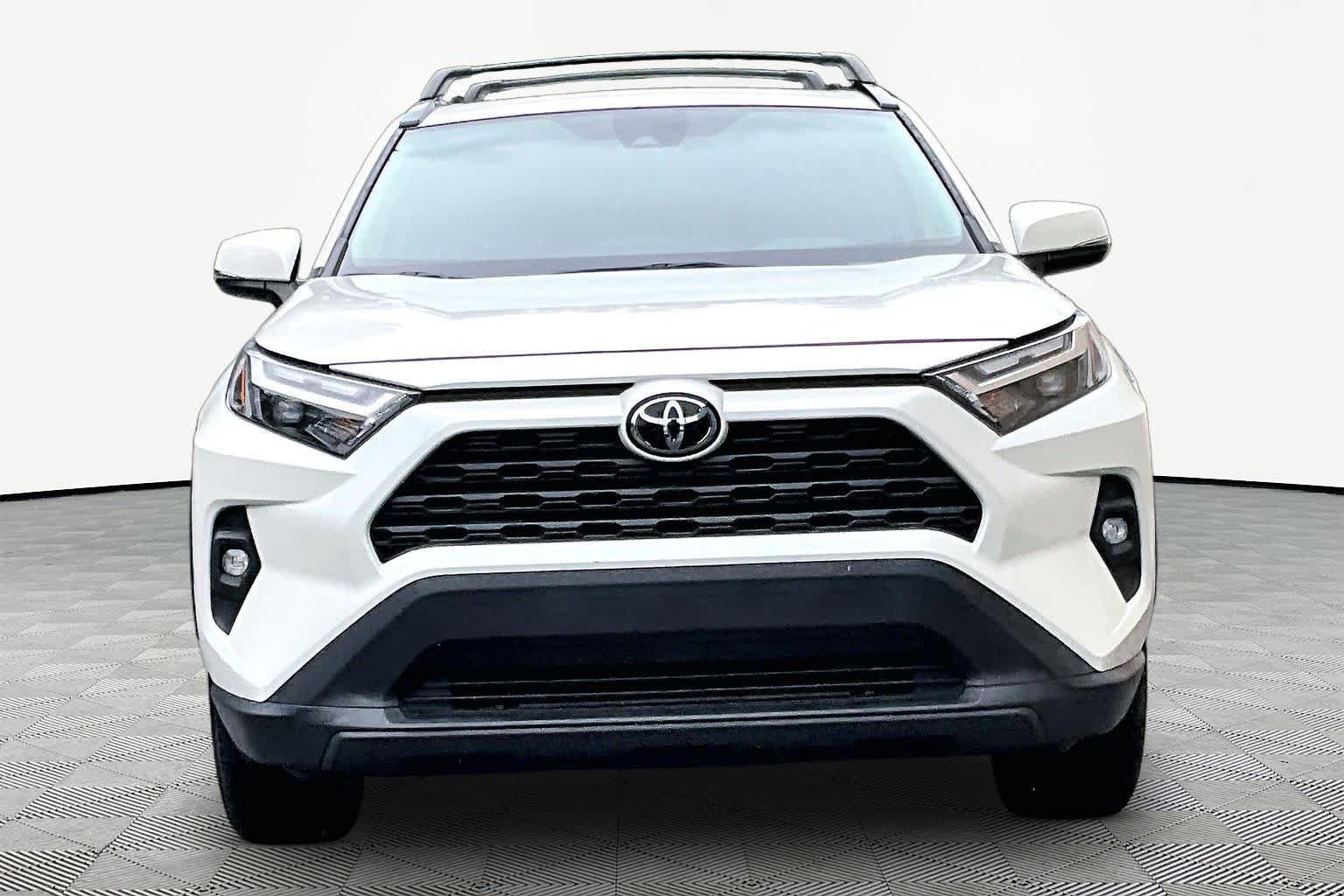Used 2022 Blizzard Pearl Toyota XLE Premium image 4