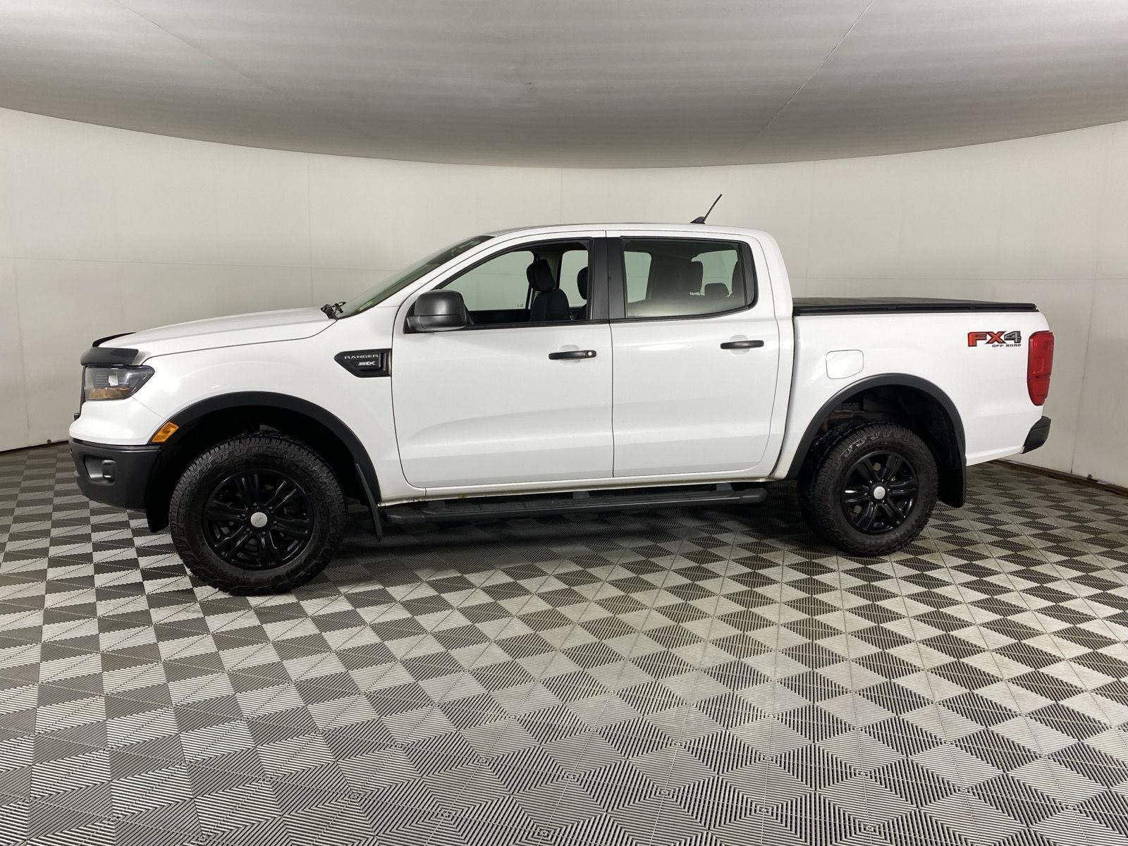 Used 2019 Oxford White Ford XL image 17