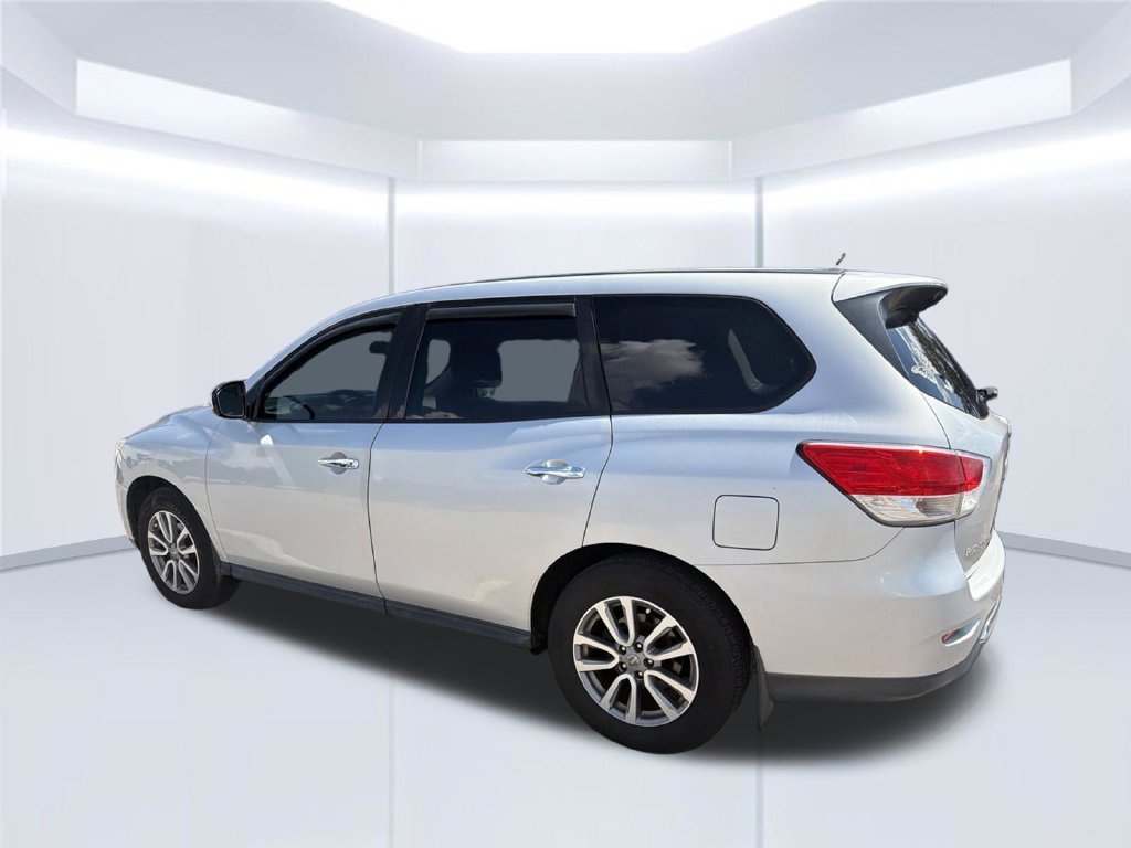Used 2015 Silver Nissan S image 8