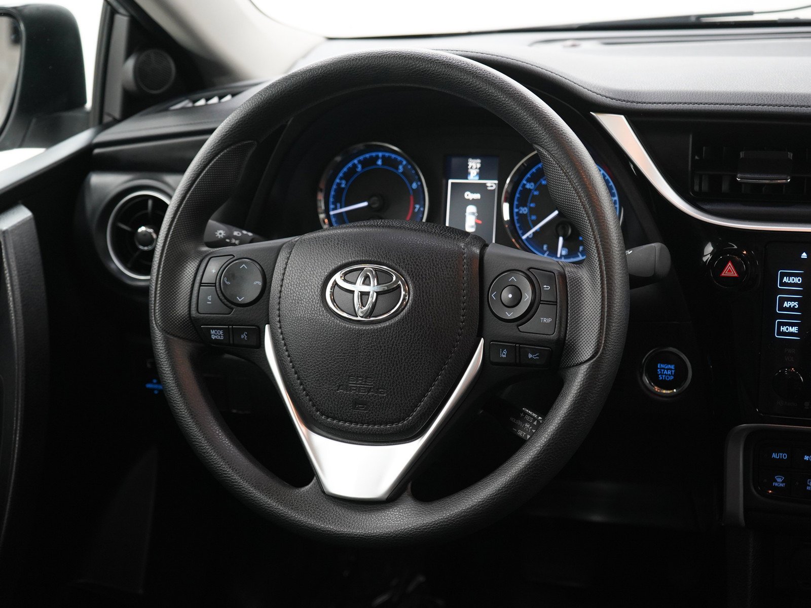 Used 2017 Classic Silver Metallic Toyota Xle image 14