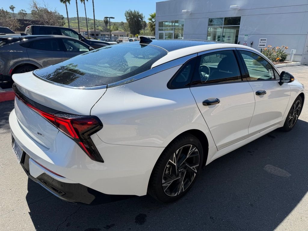 Used 2025 White Kia GT-Line Premium image 6