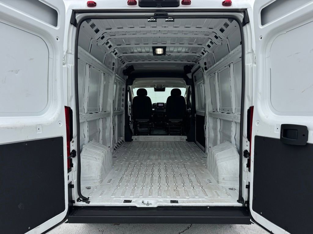 Used 2025 Bright White Cl Ram Tradesman image 15