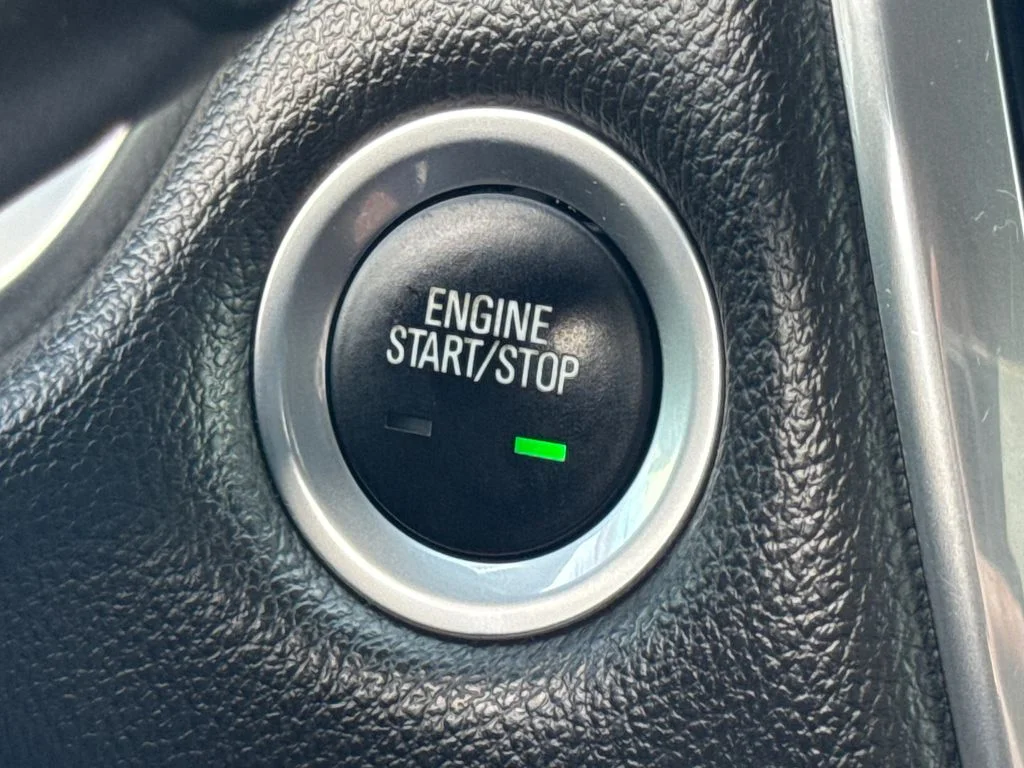 Used 2019 Summit White Chevrolet 3LT image 44
