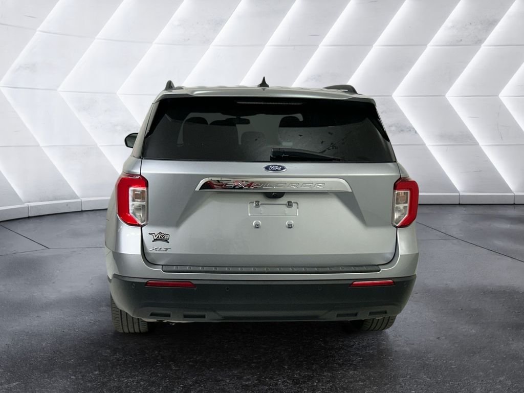 Used 2023 Silver Ford XLT image 5