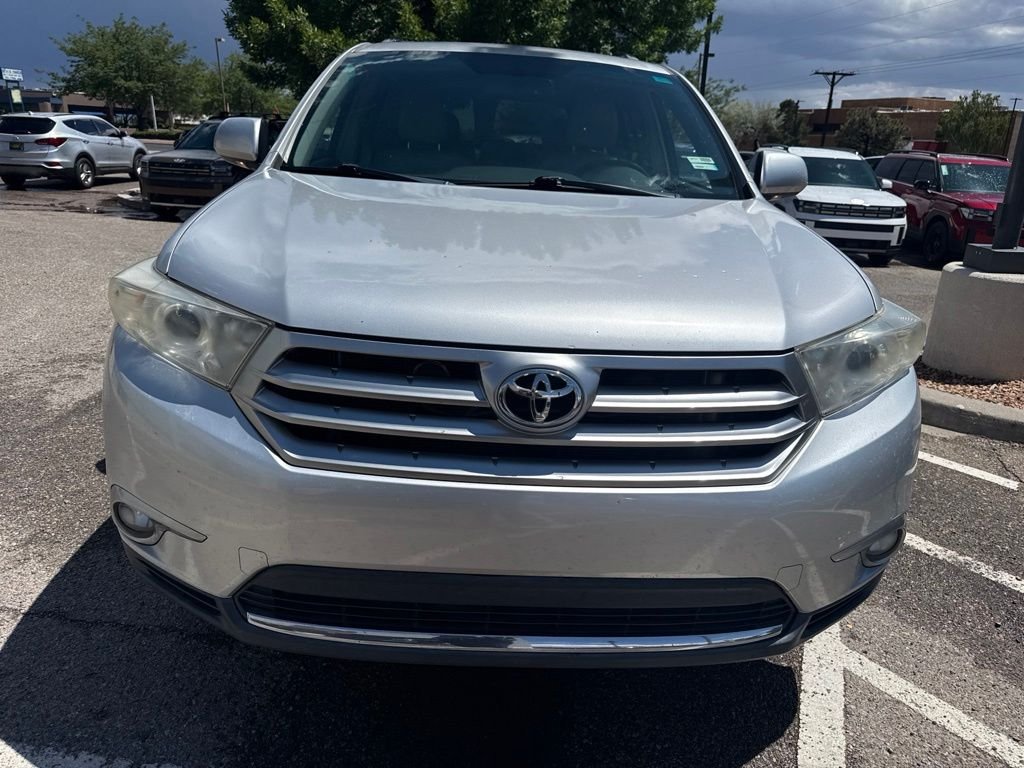 Used 2011 Silver Toyota Limited image 4