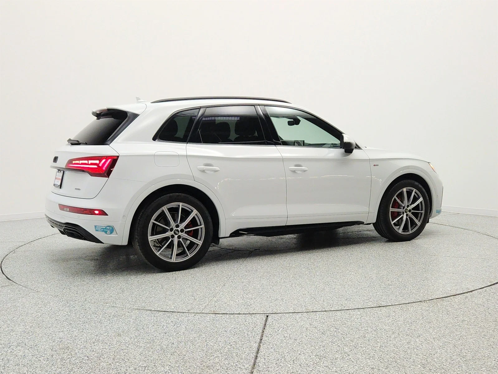 Used 2024 Glacier White Metallic Audi S line Prestige 55 TFSI e quattro image 5