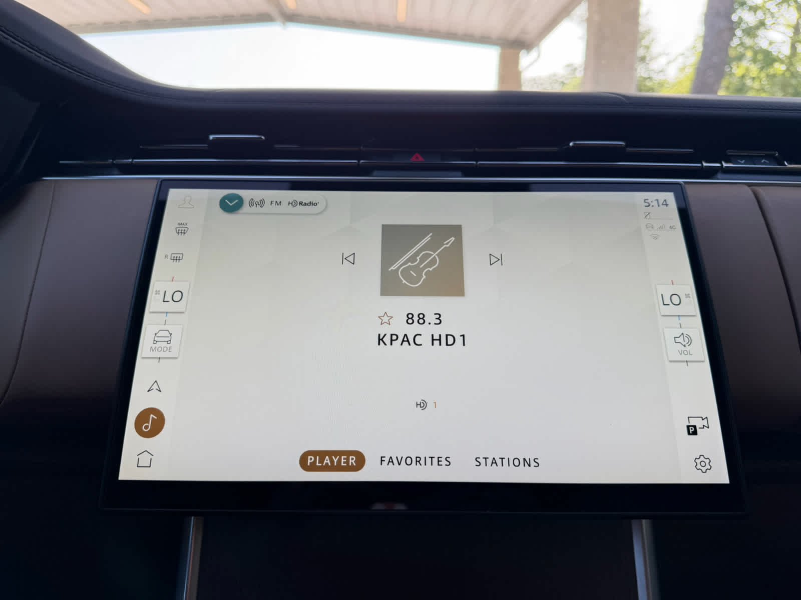 Certified Used 2024 BATUMI GOLD Land Rover SE image 20