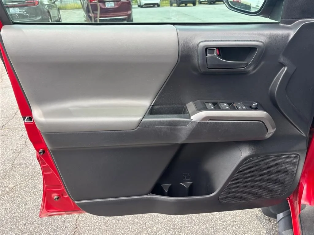 Used 2022 Red Toyota SR5 image 9