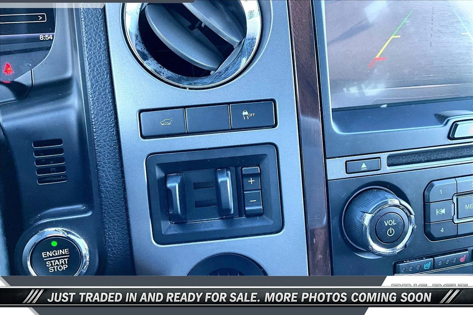 Used 2016 White Platinum Metallic Tri-Coat Ford Platinum image 23