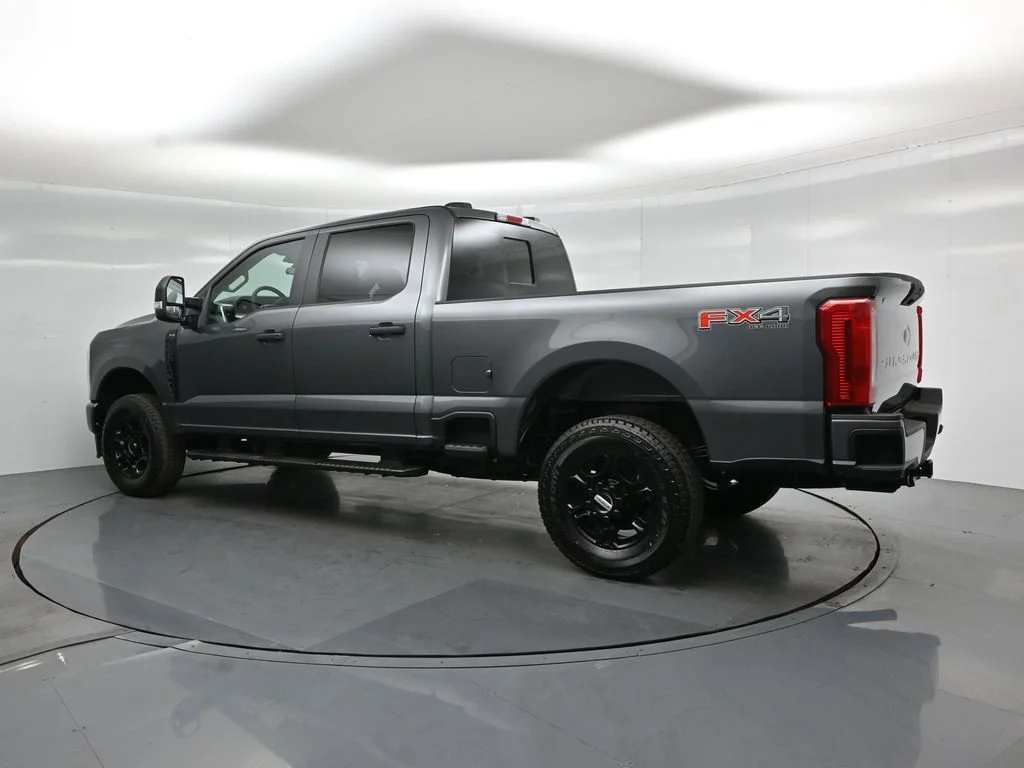 New 2026 Gray Ford XL image 6