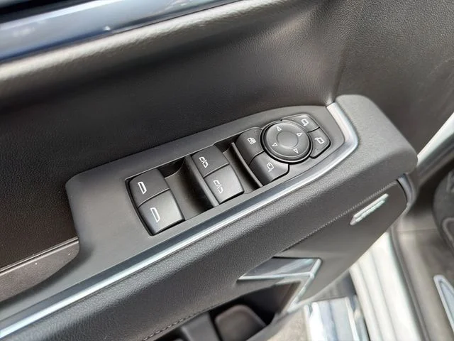 2026 GMC Sierra 1500 SLT - Photo 17