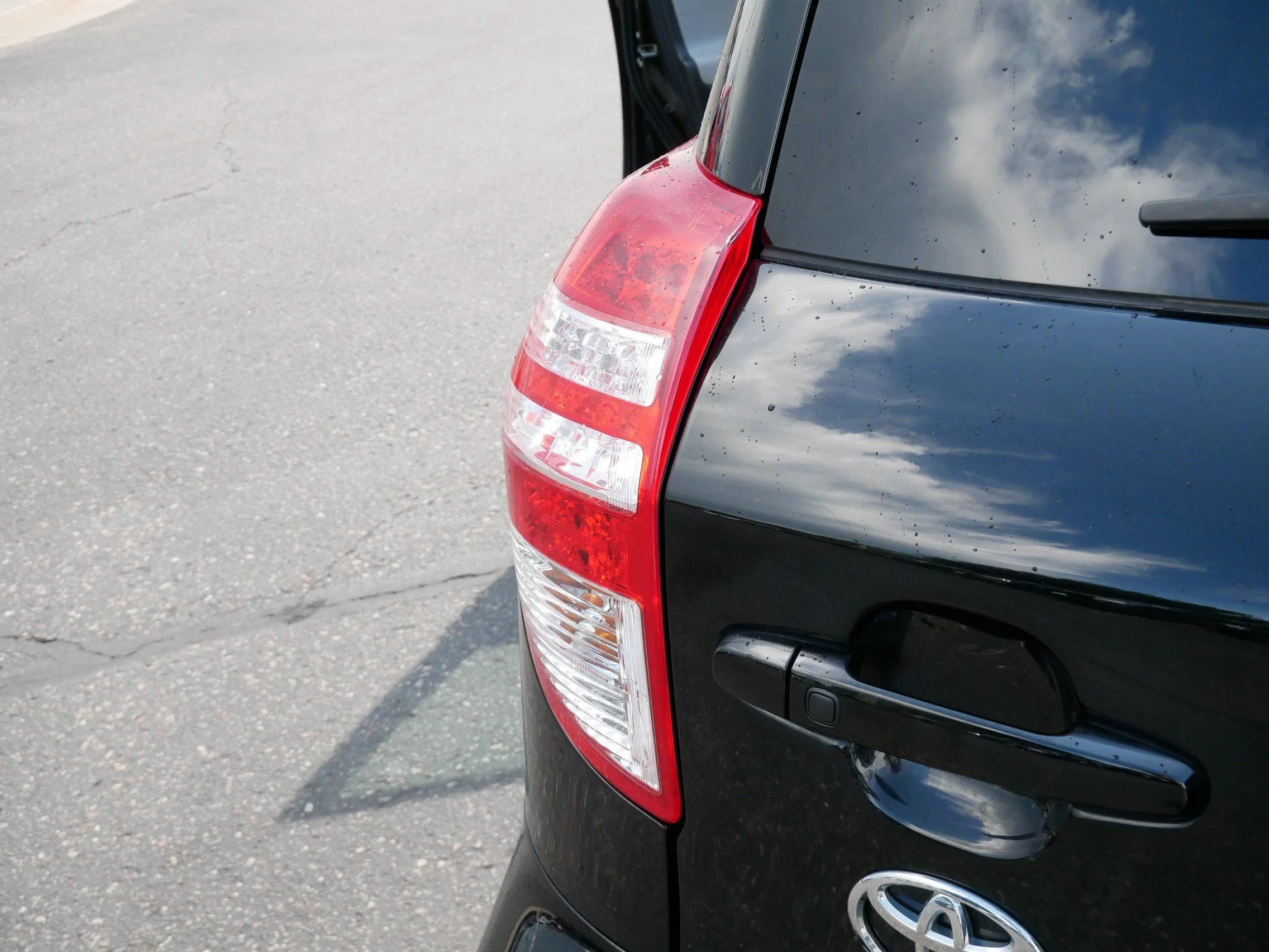 Used 2011 Black Toyota Ltd image 17