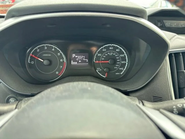 Used 2018 Quartz Blue Subaru 2.0i Premium image 28