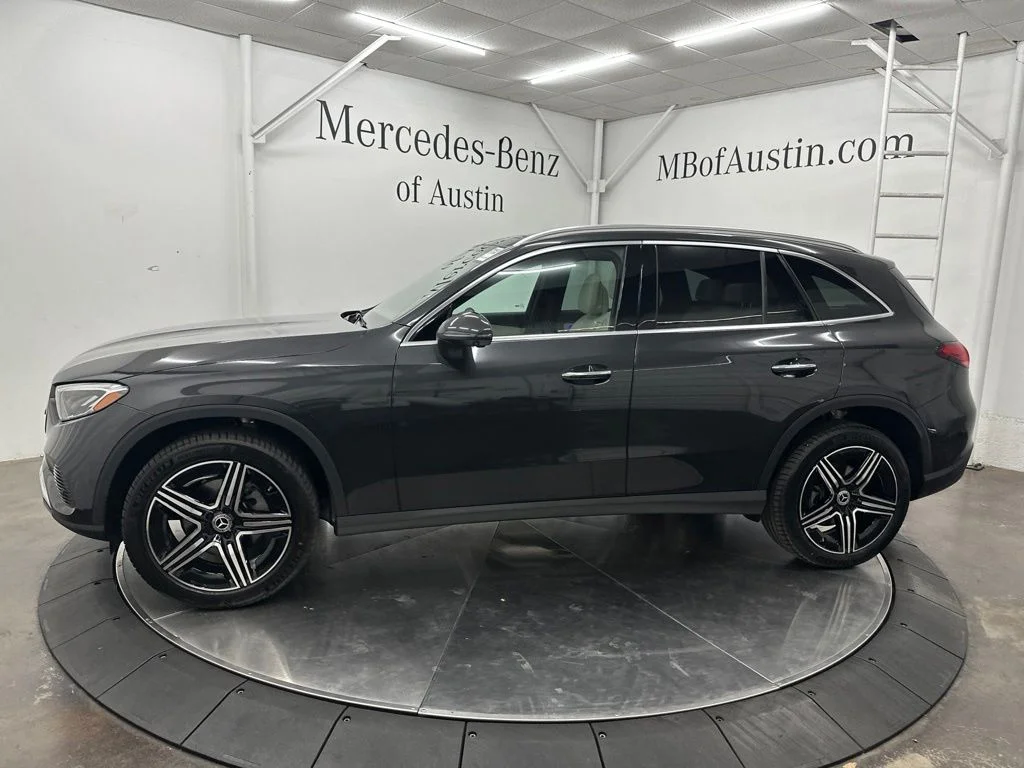 New 2027 Gray Mercedes-Benz GLC 300 image 4