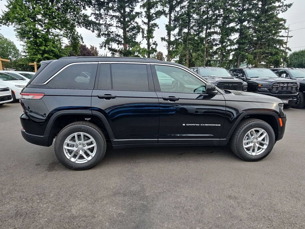 New 2026 Diamond Black Crystal Pearlcoat Jeep Laredo X image 8