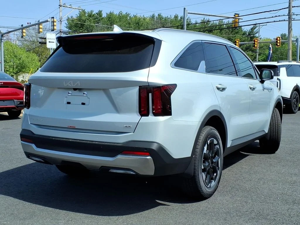 New 2026 White Kia S image 4