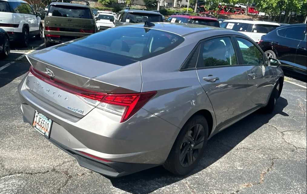Certified Used 2023 Silver Hyundai Blue image 5