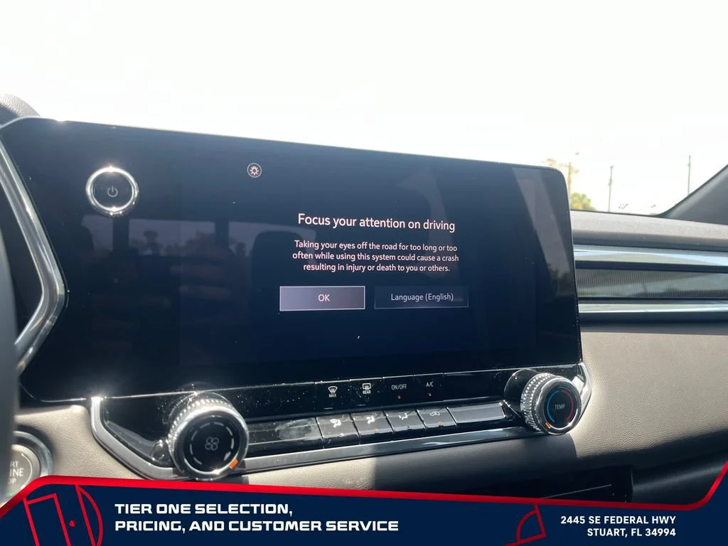 New 2026 Sterling Metallic GMC Elevation image 30