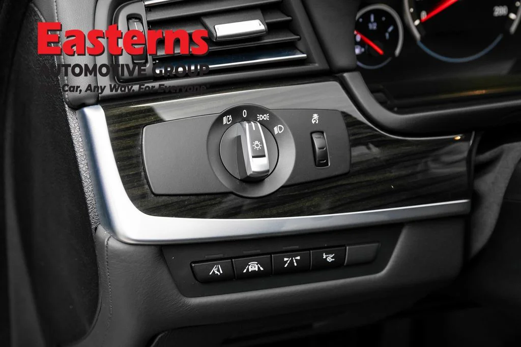 Used 2015 Black BMW Base image 20