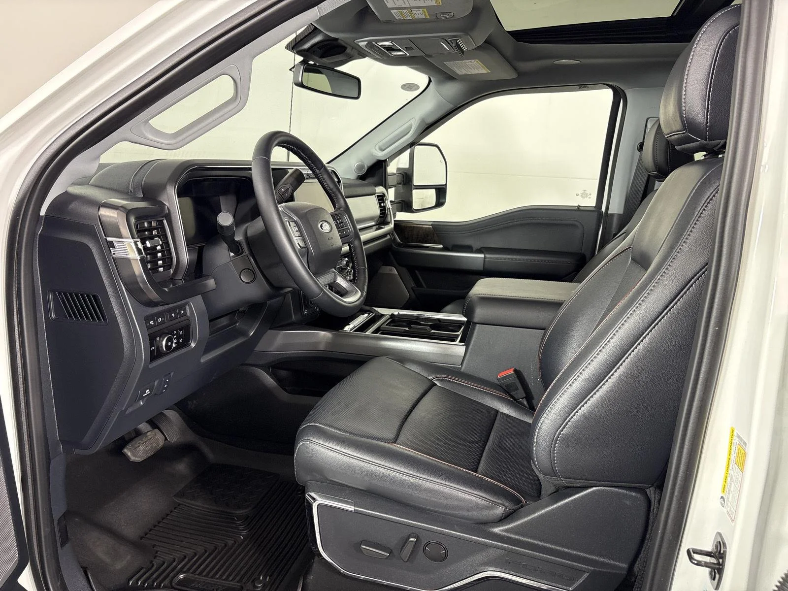 Used 2024 Star White Metallic Tri-Coat Ford LARIAT image 7