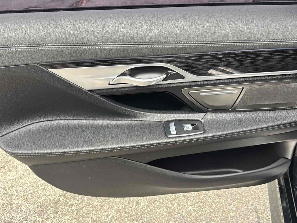 Used 2022 Black BMW 740i image 29