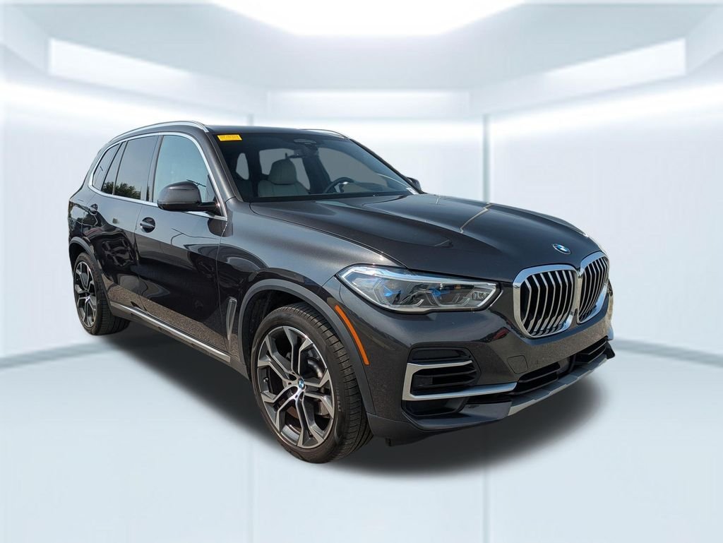 Used 2023 Gray BMW xDrive40i image 4