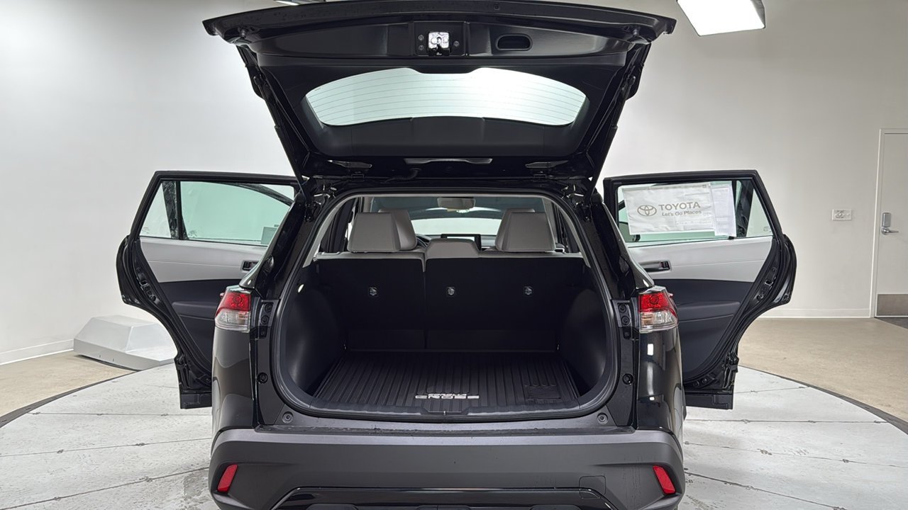 2026 Toyota Corolla Cross L - Photo 16