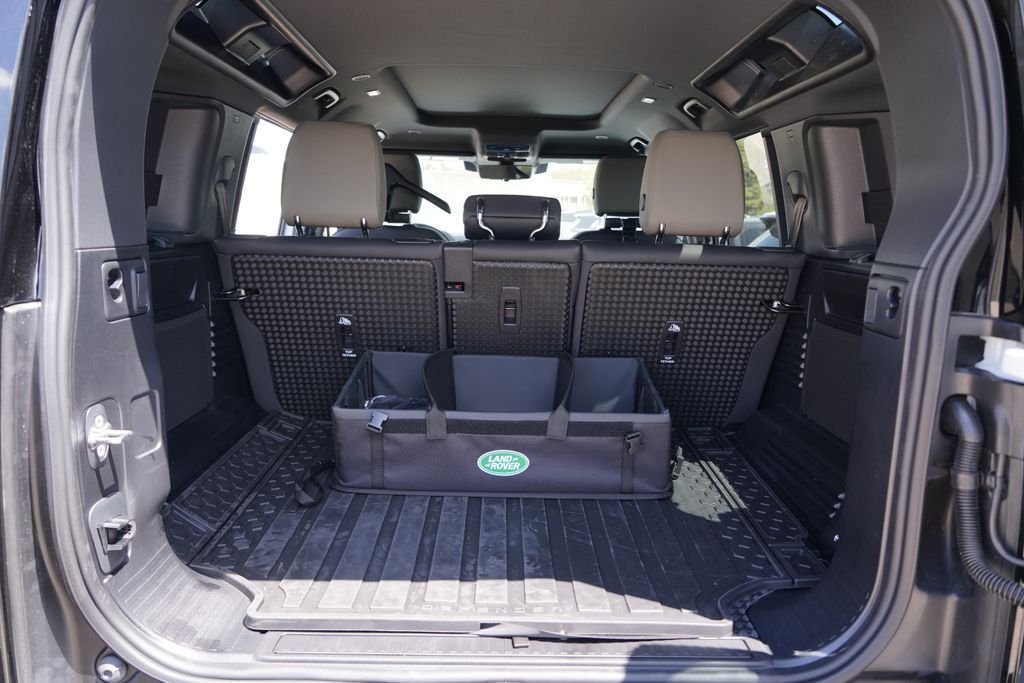 New 2026 Fuji White Land Rover S image 24